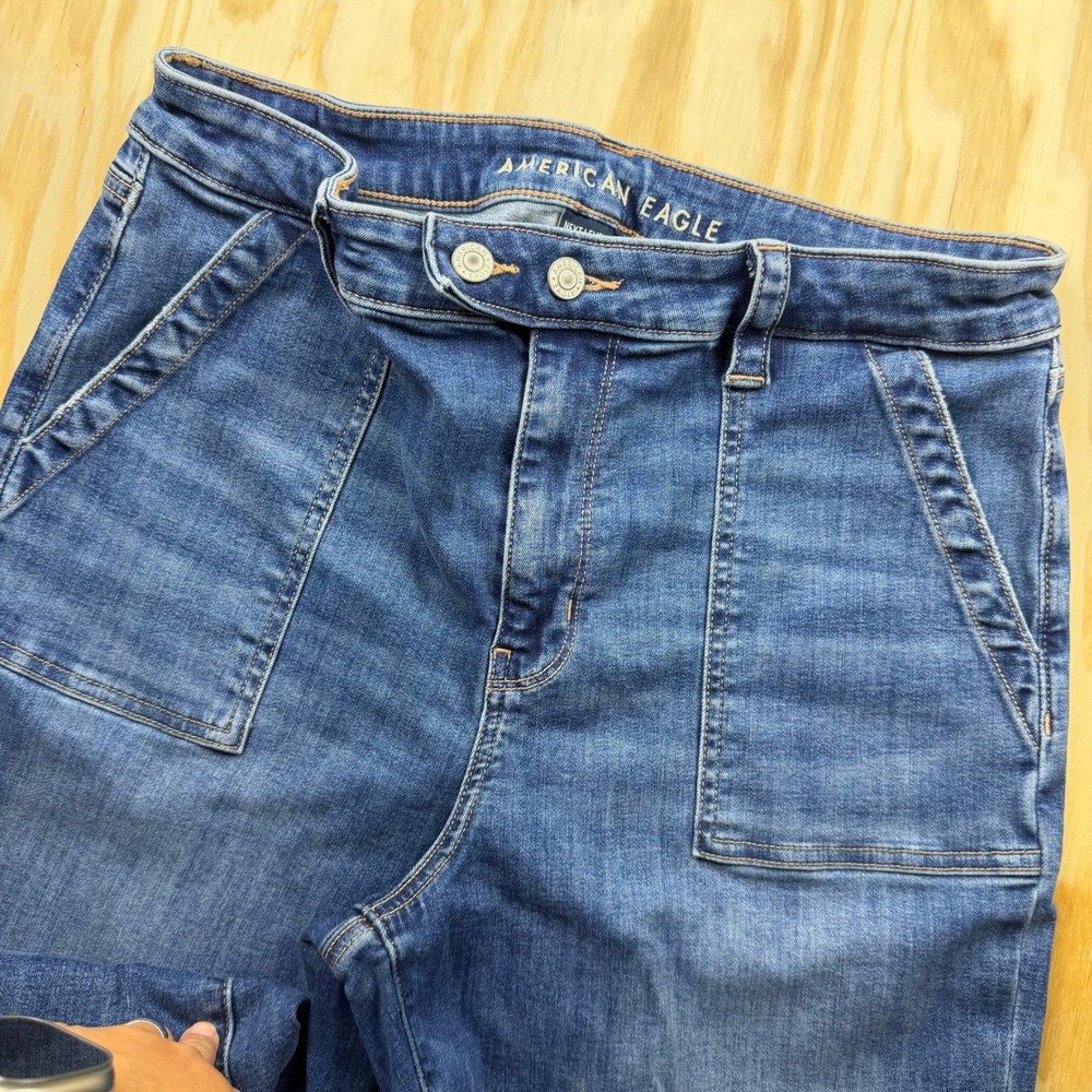 American Eagle Super High-Rise Flare Jeans 16 Long Medium Wash Patch Pockets - Picture 8 of 9